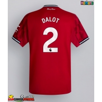 Camisa de Futebol Manchester United Diogo Dalot #2 Equipamento Principal 2025-26 Manga Curta